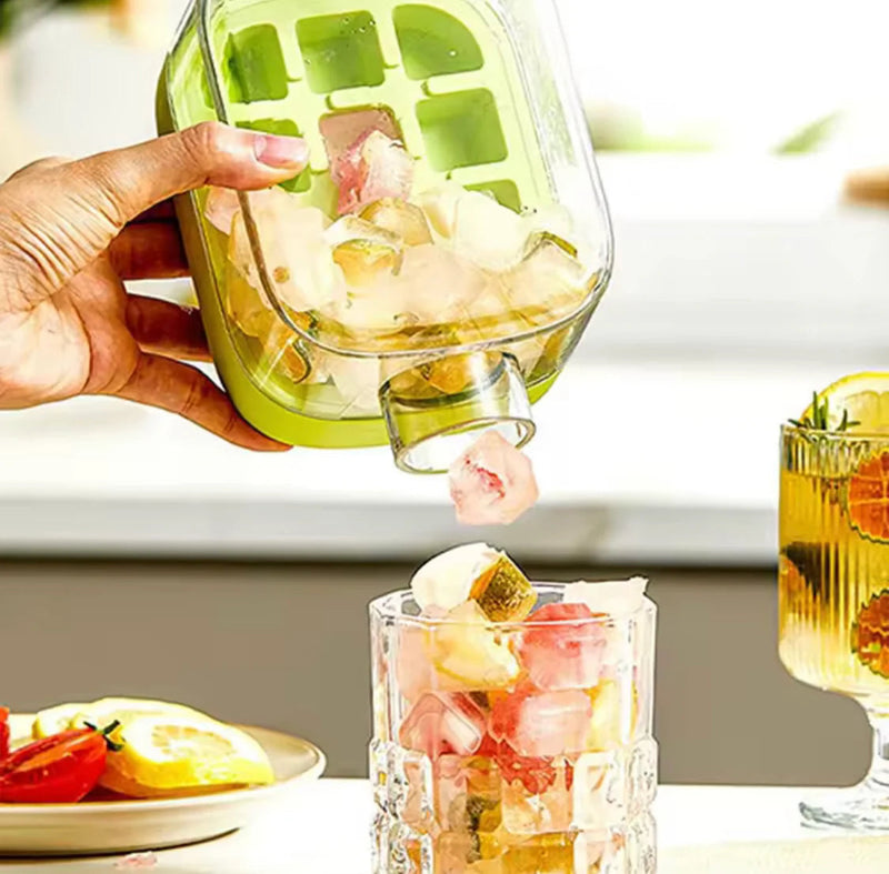 2-in-1 Ice Cube Tray with Bottle view 3