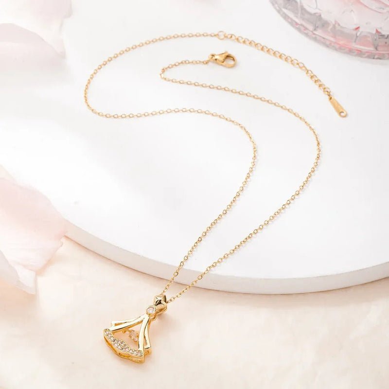 Rhinestone Decor Pendant Necklace - Zambeel